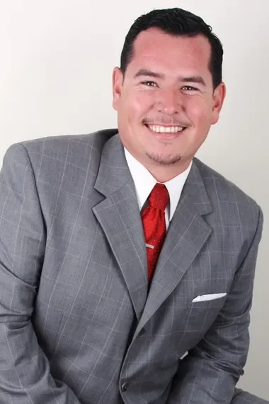 Efren Navarro