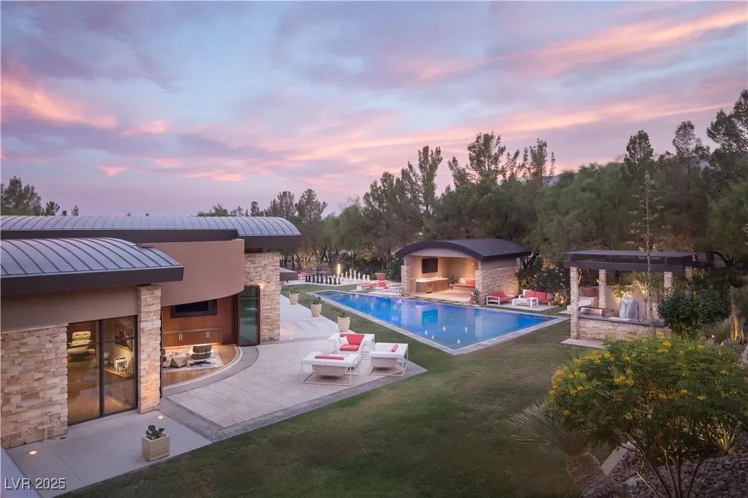 55 Skybird Court, Las Vegas, Nevada, United States. - Photo 11