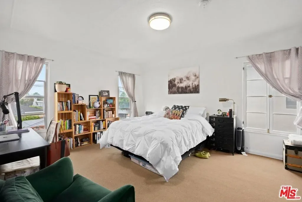1118 S Crescent Heights Boulevard, Los Angeles, California, United States. - Photo 14