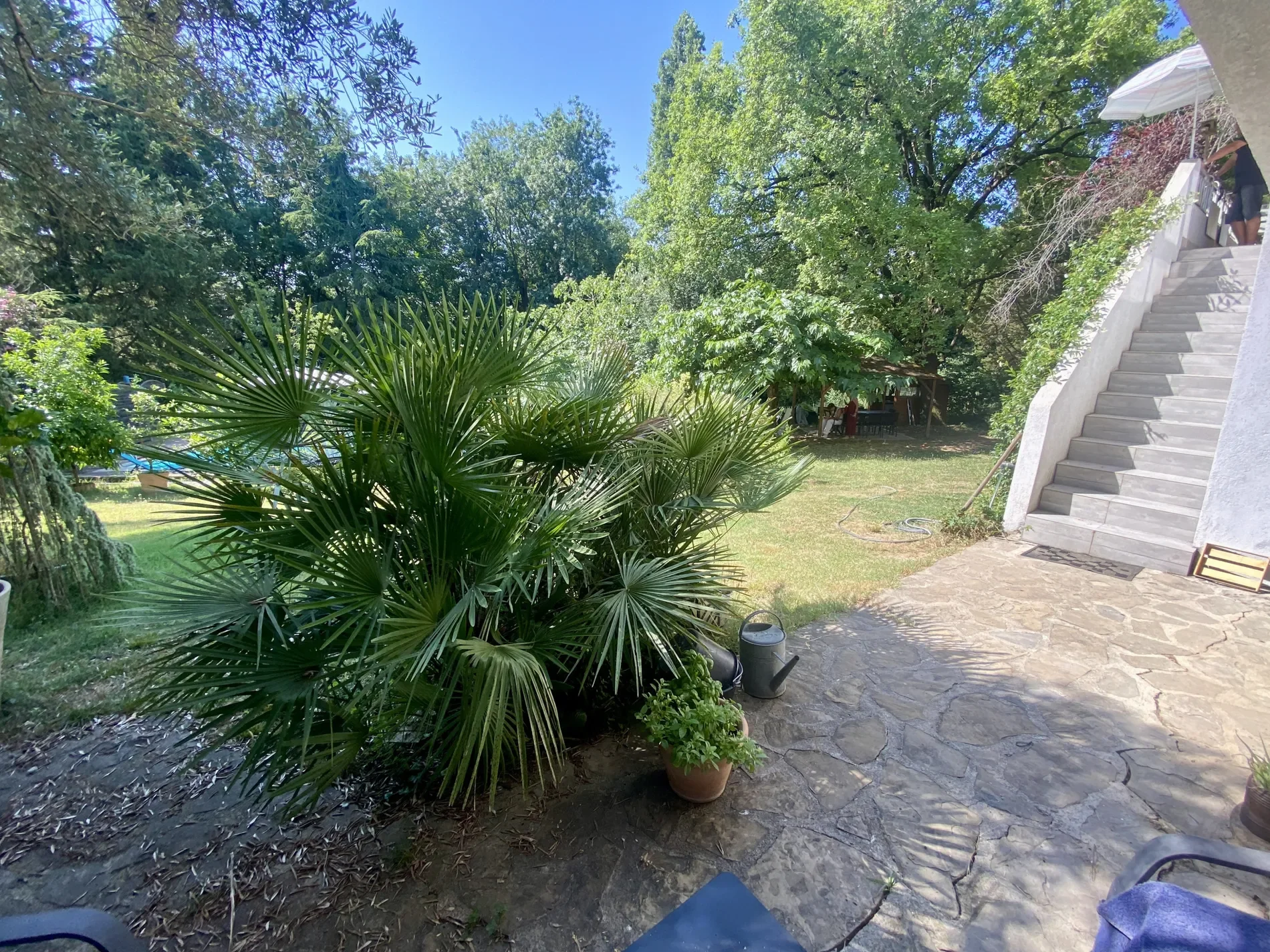 Exterior photo 8