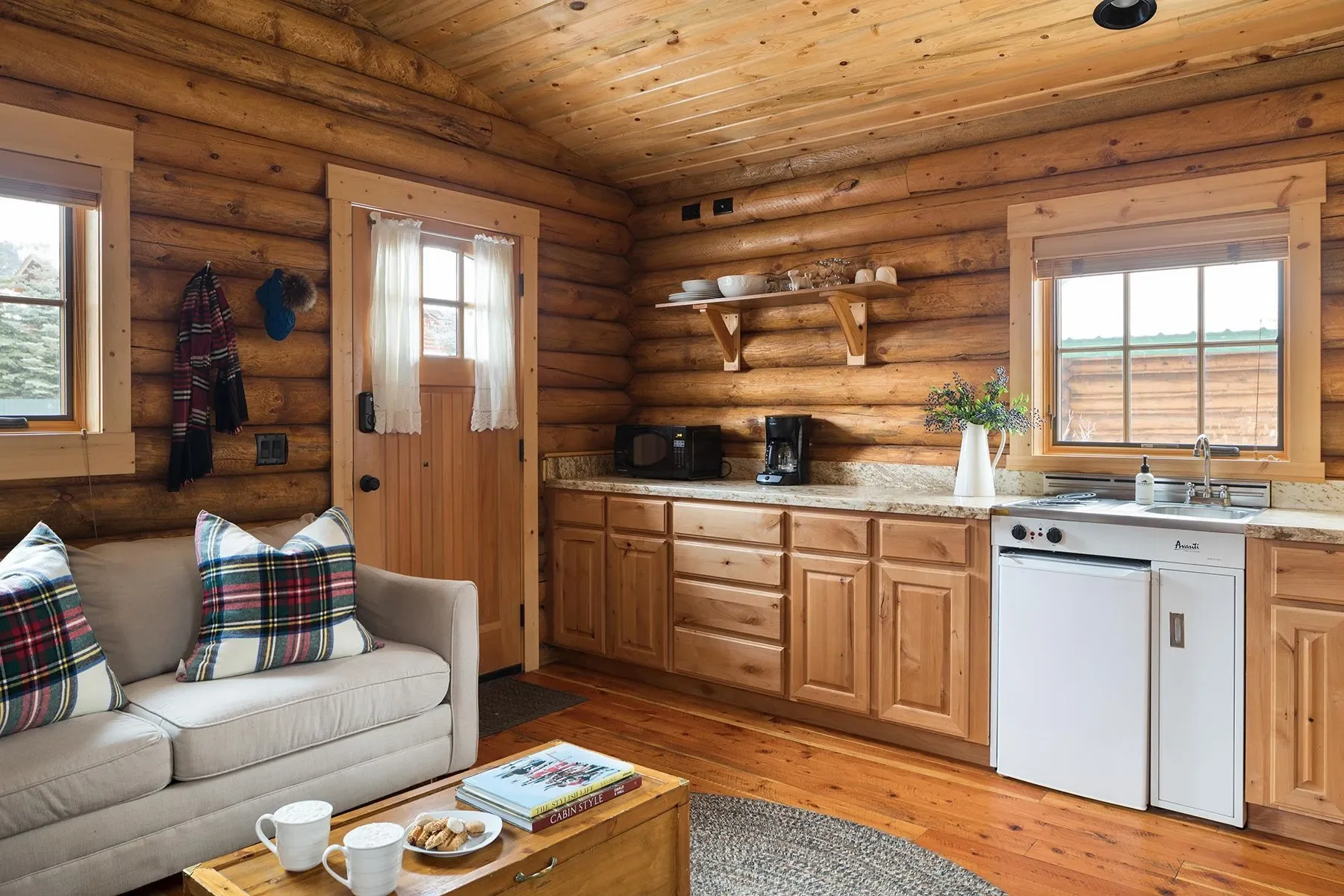 433, 435 N Glenwood Street , Jackson, WY 83001, Jackson, Wyoming, United States. - Photo 18