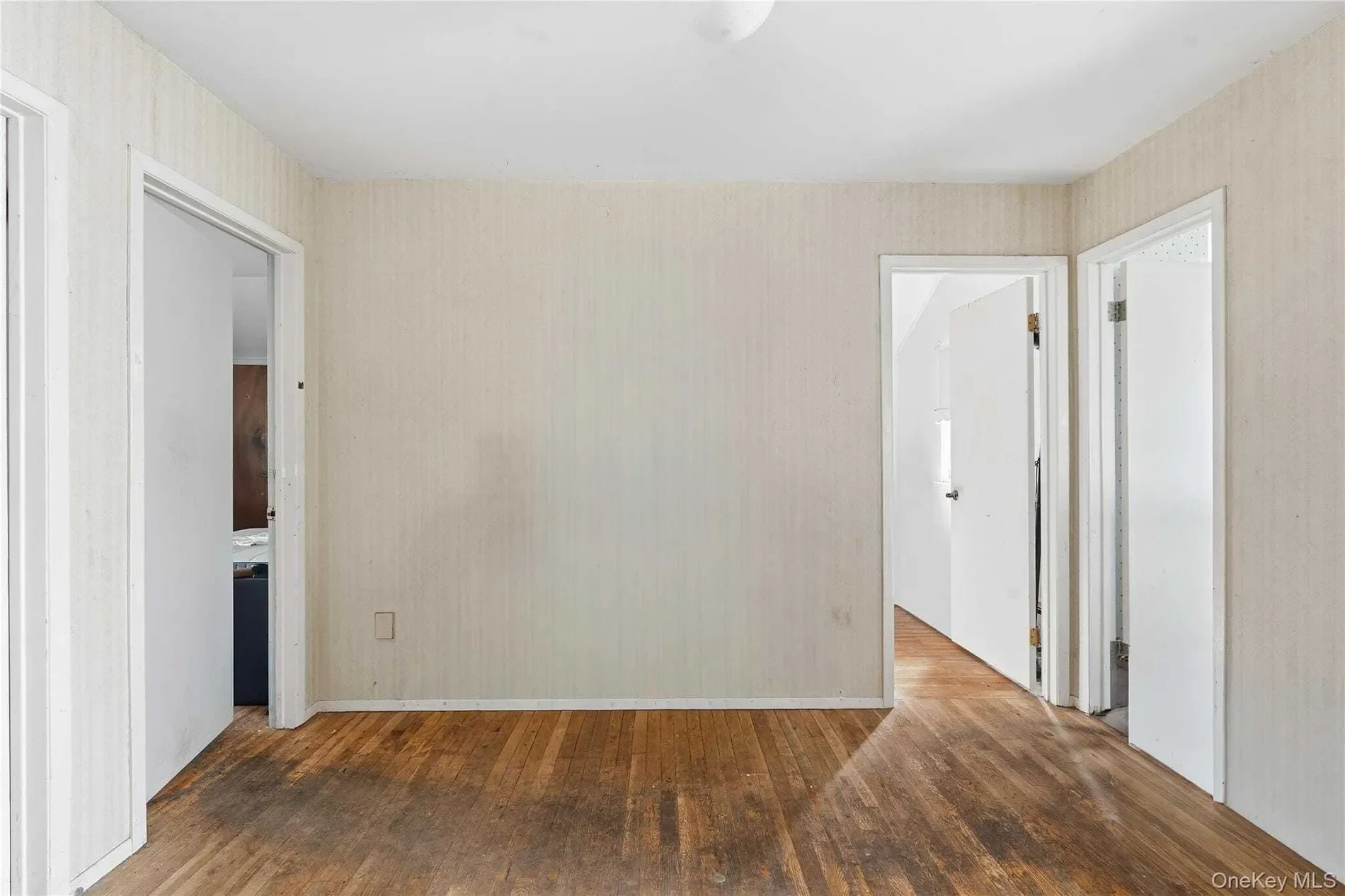 9 Beatrice Lane, Glen Cove, NY, 11542, USA, Glen Cove, New York, United States. - Photo 11