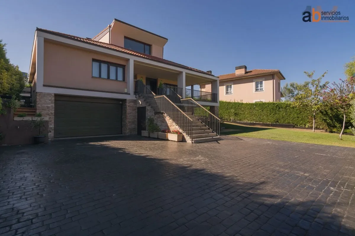Exterior photo 7