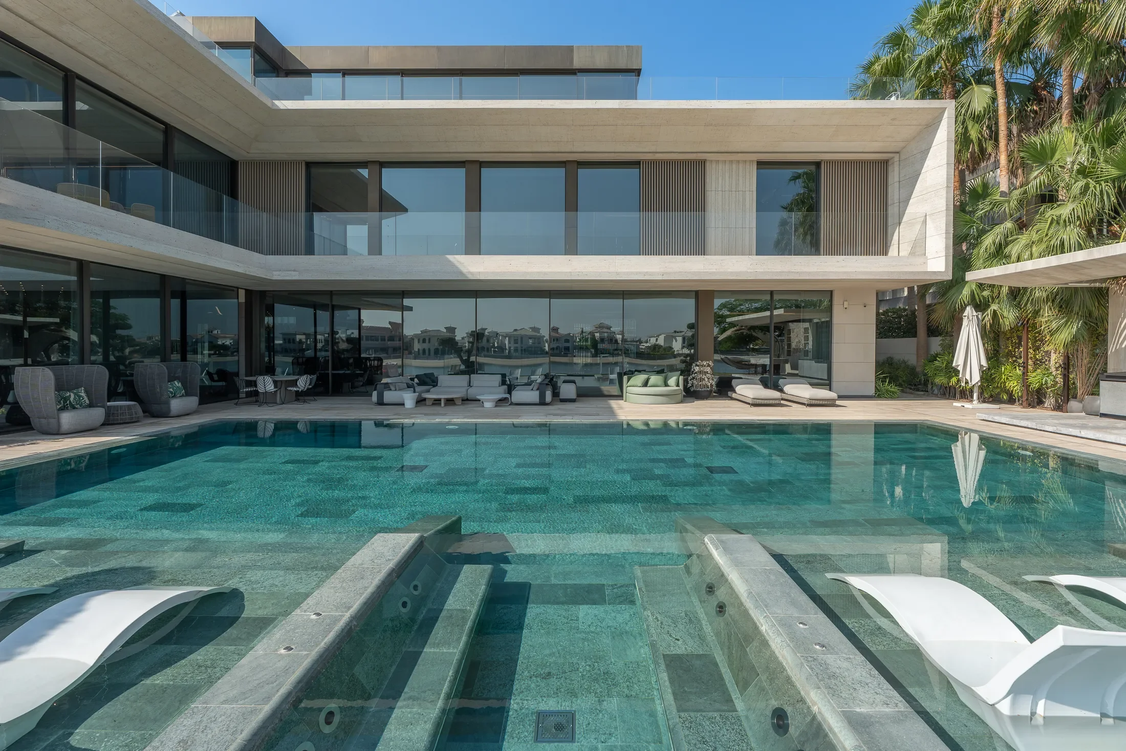 Exterior photo 11