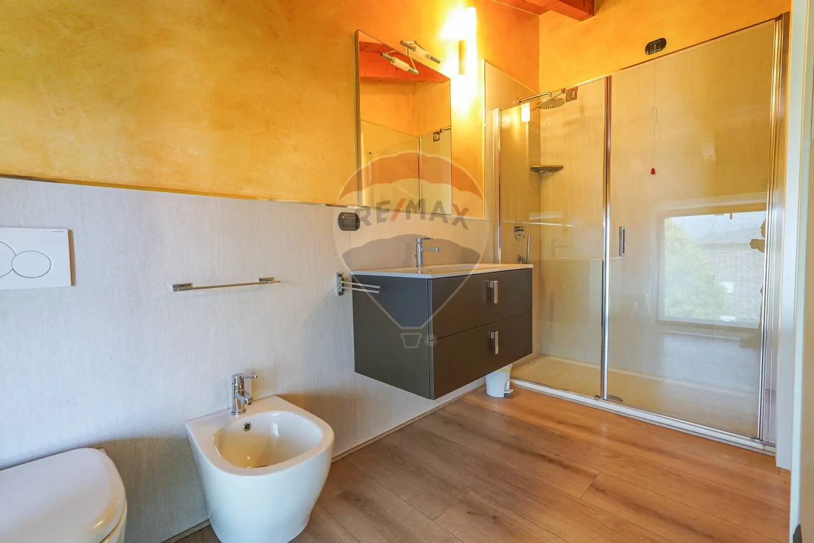 Gallery photo 5