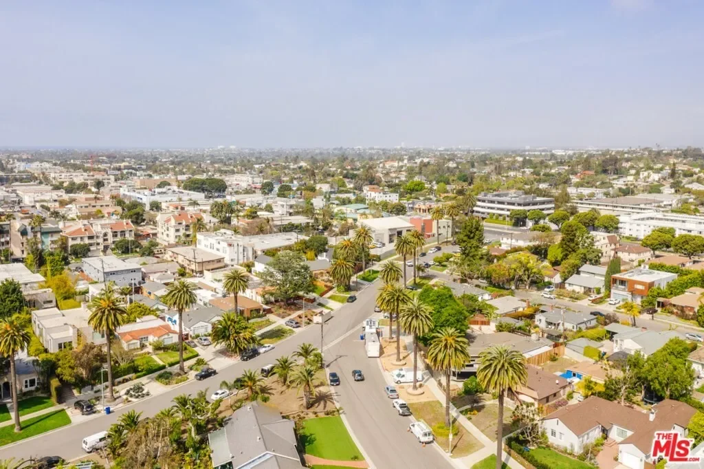 3875 Marcasel Avenue, Los Angeles, California, United States. - Photo 15