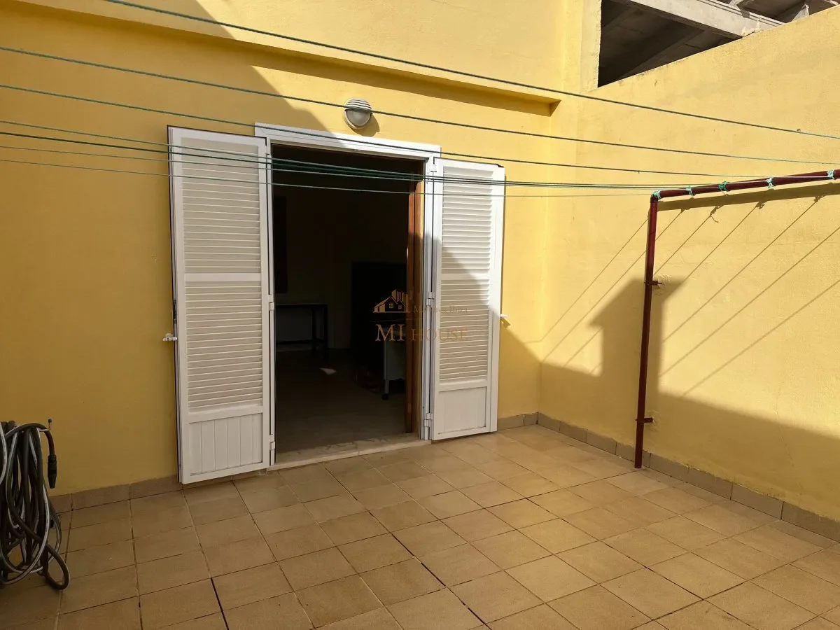 Exterior photo 2