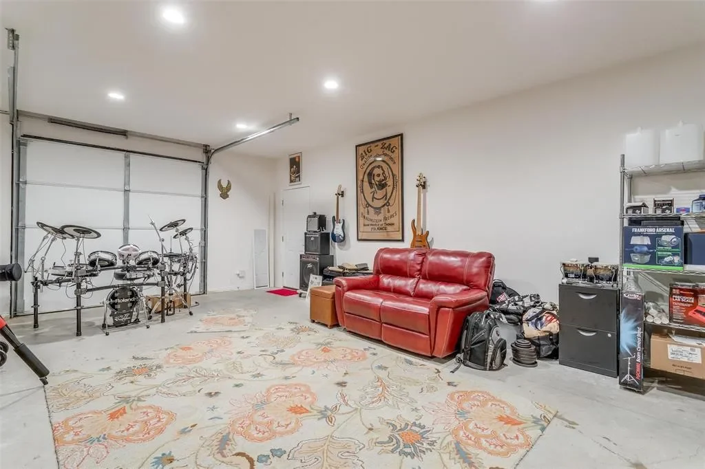 140 Lone Elm Road, Midlothian, Texas, United States. - Photo 29