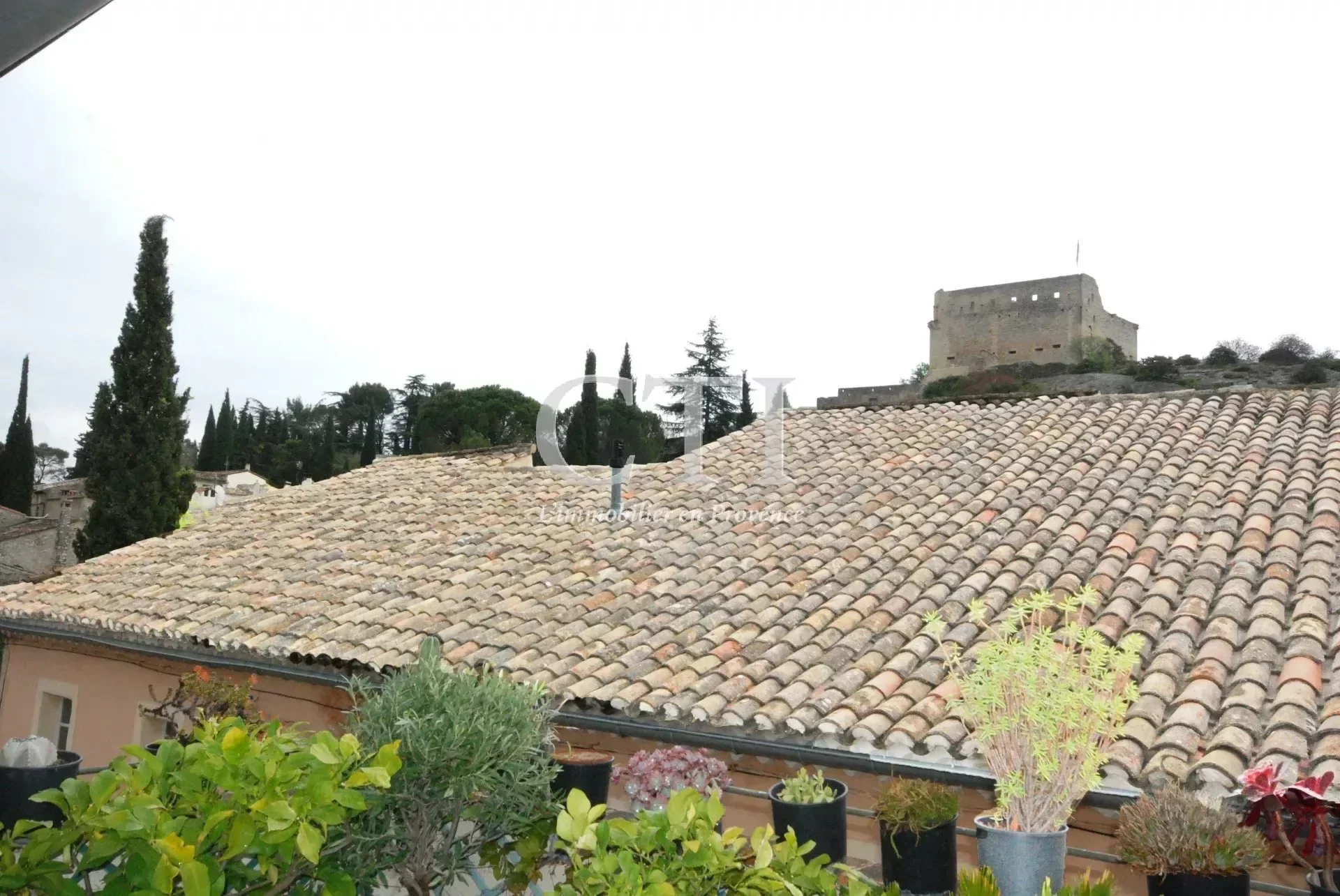 Exterior photo 7