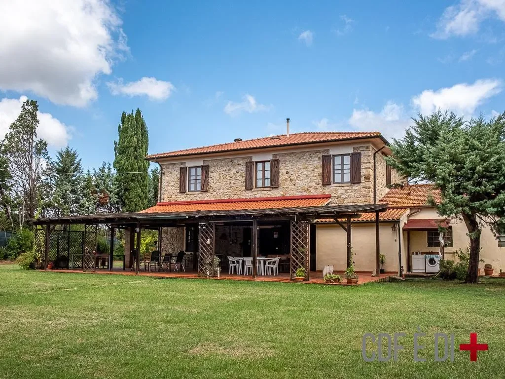 Exterior photo 3