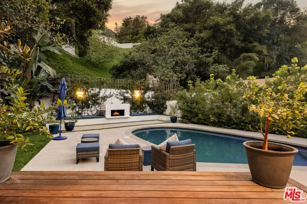 8446 Kirkwood Drive, Los Angeles, California, United States. - Photo 18