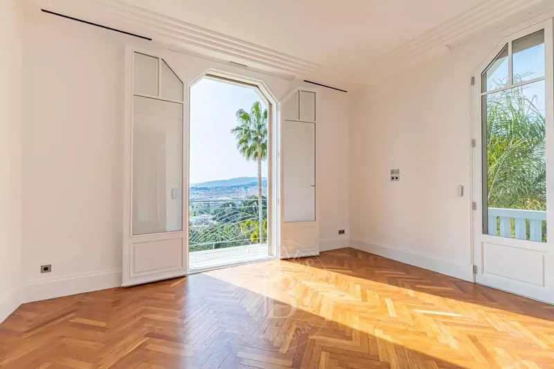 23 Avenue Florida, Cannes, Provence-Alpes-Côte d'Azur, France. - Photo 16