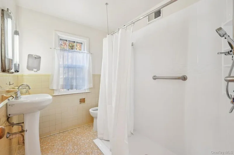 13 Hillview Drive, Scarsdale, NY, 10583, USA, Scarsdale, New York, United States. - Photo 10