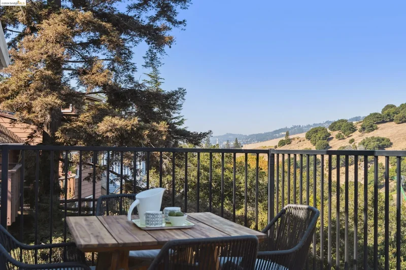 295 Scenic Ave, Oakland, California, United States. - Photo 40