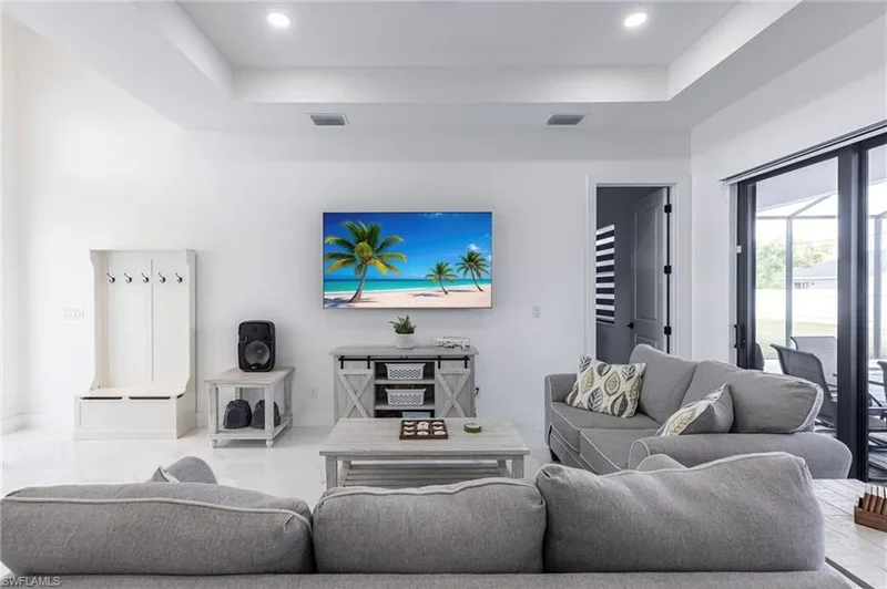 1005 NE 9th TER, Cape Coral, Florida, United States. - Photo 17