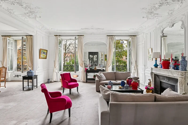 Elegant Family Apartment In A Magnificent Stone Building – Avenue Georges Mandel