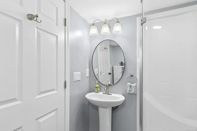 18 Eastern Parkway, Milford, CT 06460, Milford, Connecticut, United States. - Photo 23