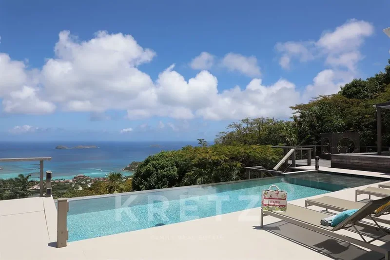 Villa with panoramic view of the islands