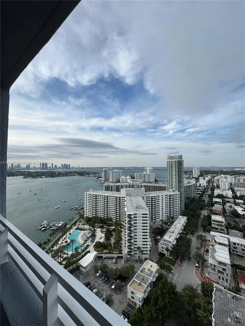 1330 West Ave 3007, Miami Beach, Florida, United States. - Photo 38