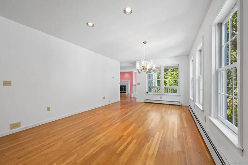 110 West Pines Drive, Southington, Connecticut, United States. - Photo 10
