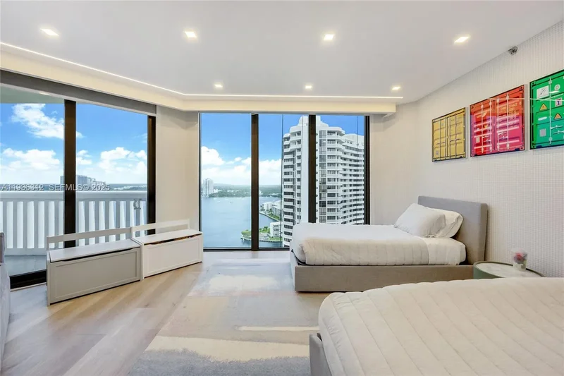 2000 Island Blvd 2507, Golden Beach, Florida, United States. - Photo 17