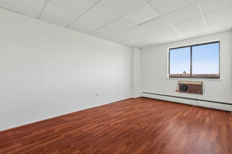 -29 QUEENS BOULEVARD, New York, New York, United States. - Photo 12