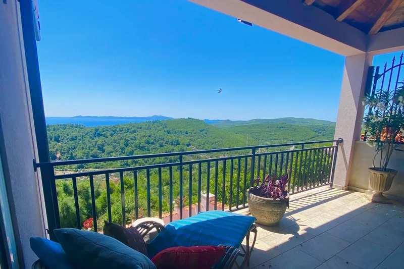 Korčula, Čara – Renovated House with Panoramic Views, NFA 135 m²