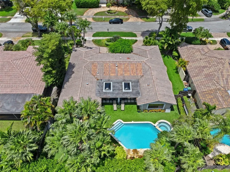 2100 NE 211th Ter, North Miami Beach, Florida, United States. - Photo 23