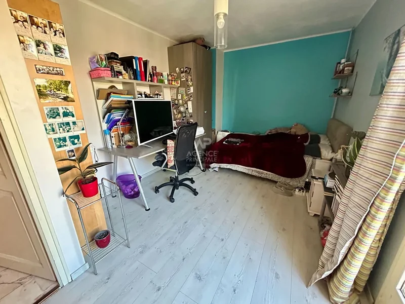 Poissy, Île-de-France, France. - Photo 13