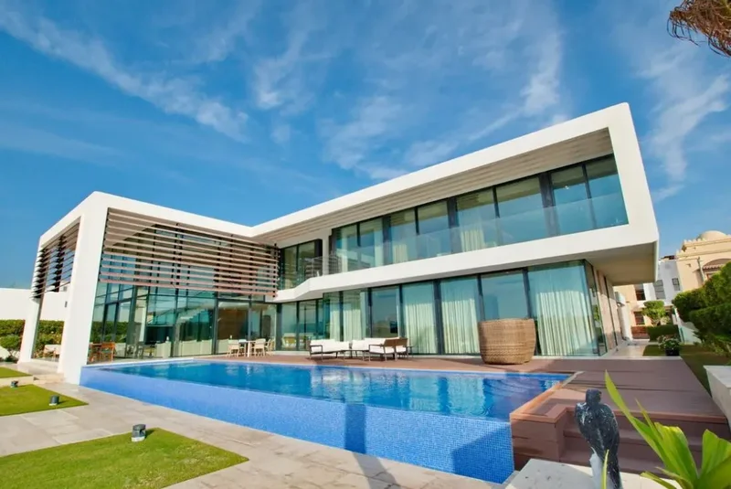 Luxury California Style Beach Mansion in Dubai |  Most Eye-Catching Properties on the Palm Jumeirah 