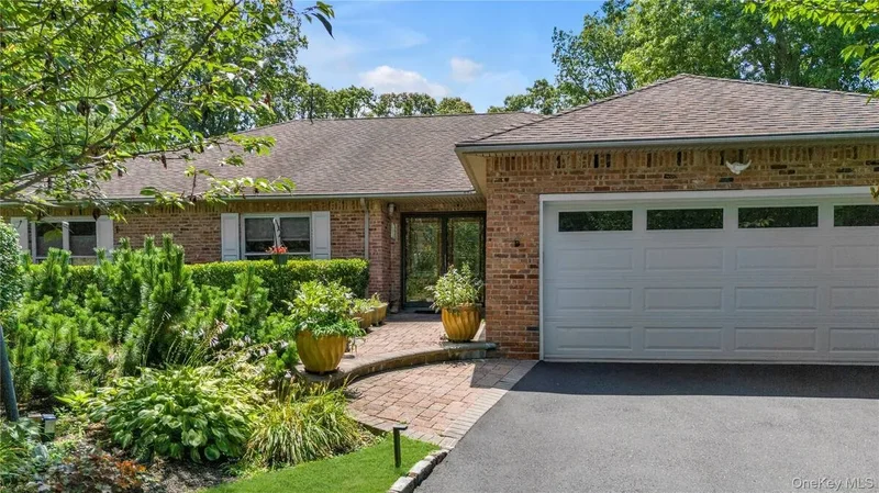 17 Melody, Bayville, New York, United States. - Photo 7