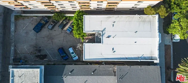 735 Locust Avenue, Signal Hill, California, United States. - Photo 35