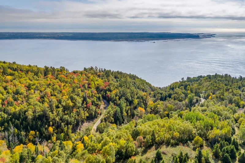 Ch. du Cap-aux-Corbeaux S., Baie-Saint-Paul, Quebec, Canada. - Photo 18