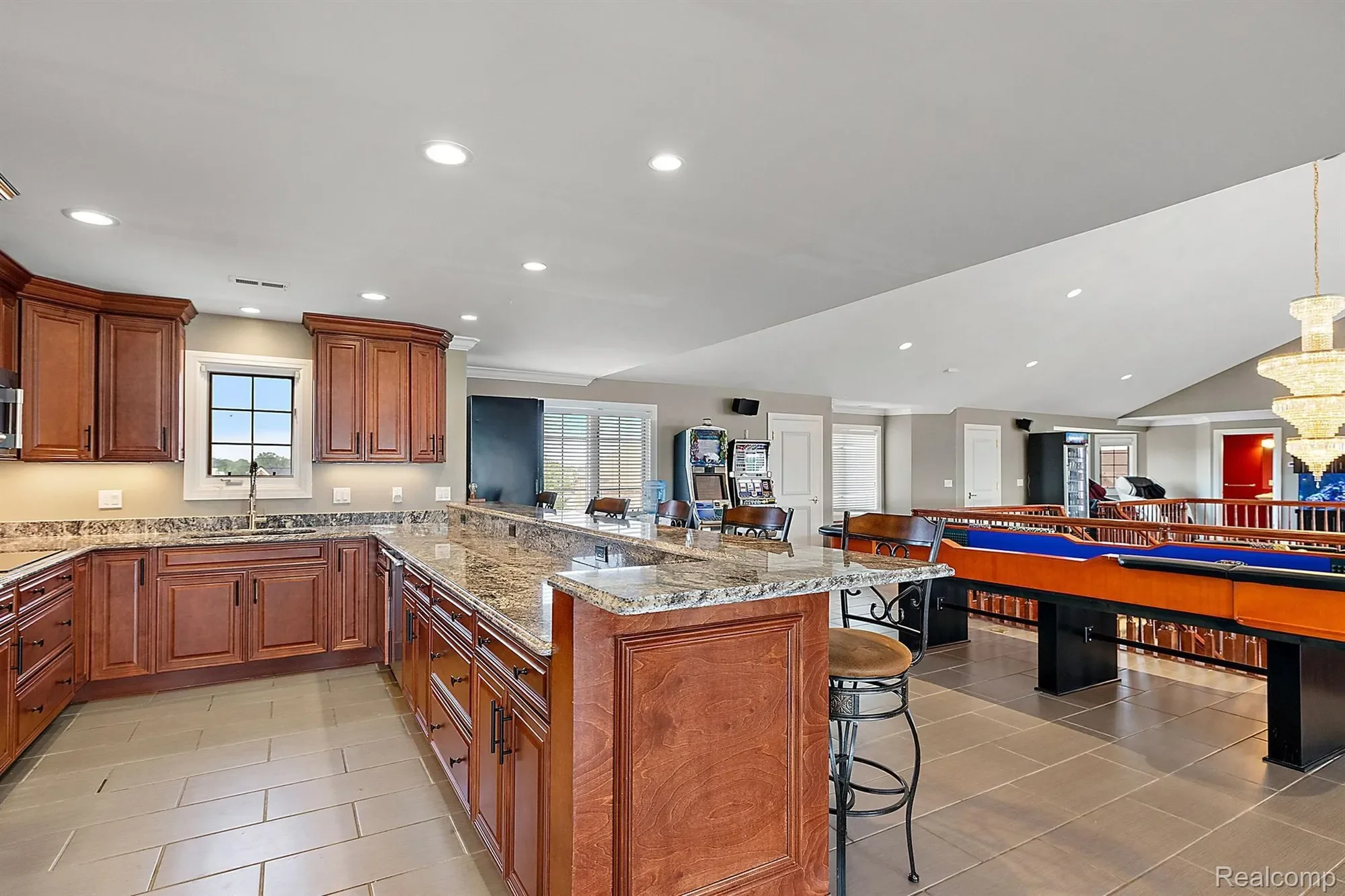 18 SAND BAR Lane, Detroit, MI 48214, Detroit, Michigan, United States. - Photo 37