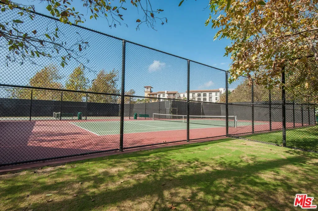 12920 Runway Road 360, Los Angeles, California, United States. - Photo 30