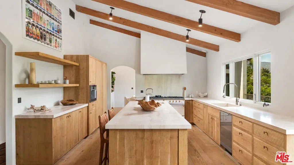 7046 Grasswood Avenue, Malibu, California, United States. - Photo 2