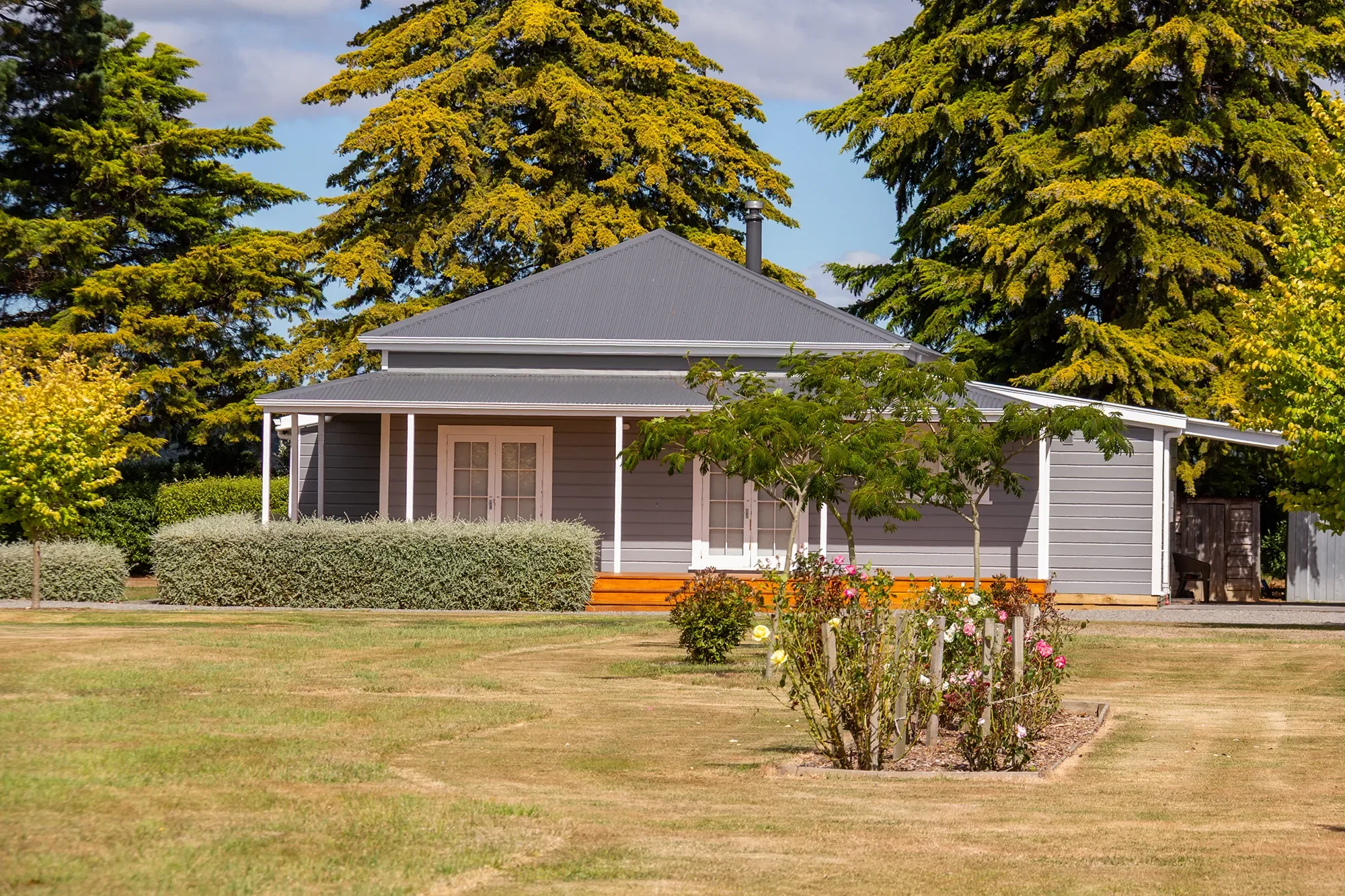 Exterior photo 5