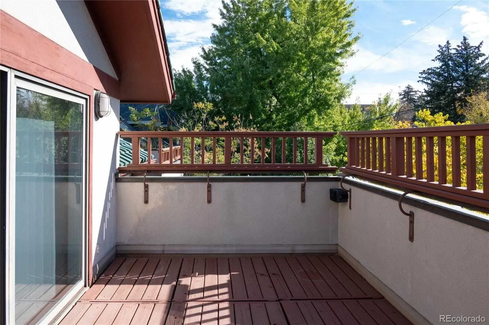 Exterior photo 3