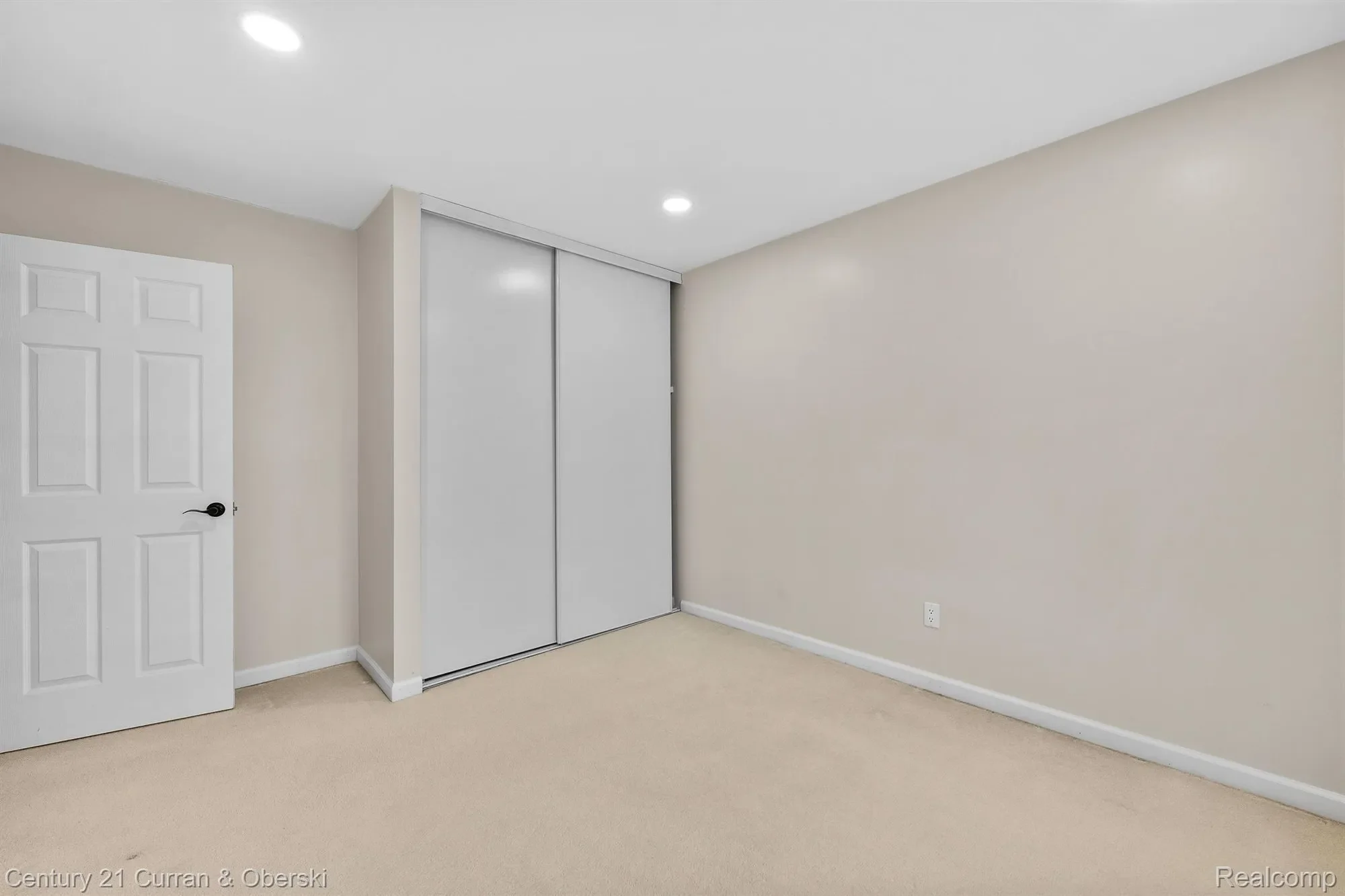 19760 Scenic Harbour Drive, Northville Township, MI 48167, Novi, Michigan, United States. - Photo 2