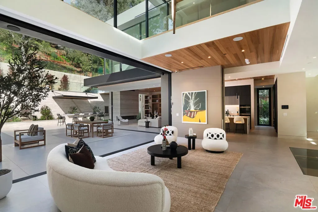 2641 Hutton Drive, Beverly Hills, California, United States. - Photo 45