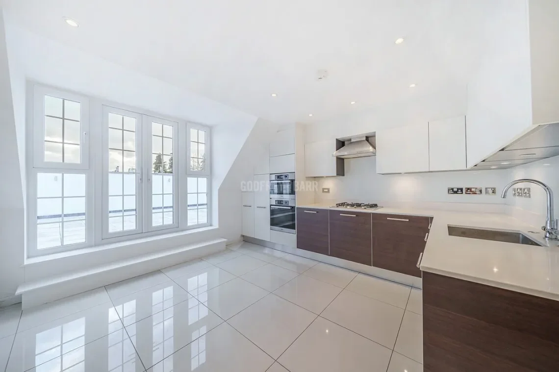 Aspen Court, Holders Hill Road, London, England, United Kingdom. - Photo 20