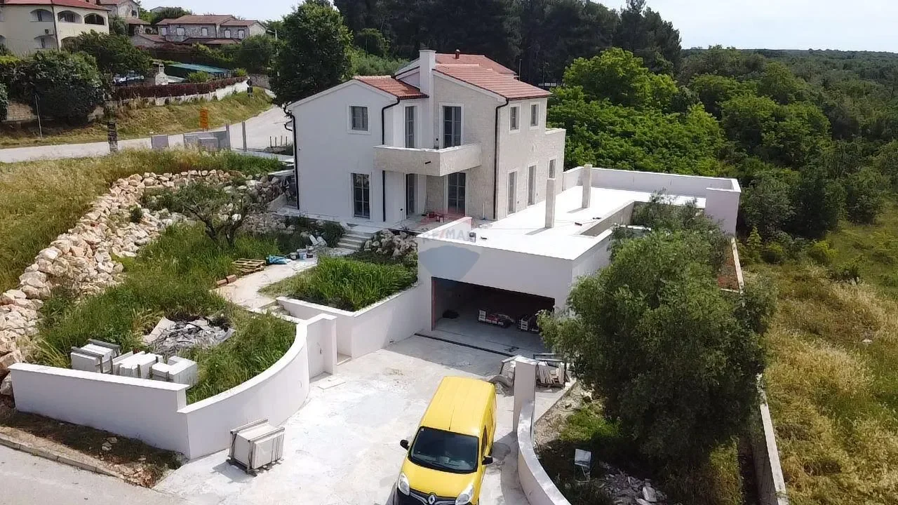 Exterior photo 7