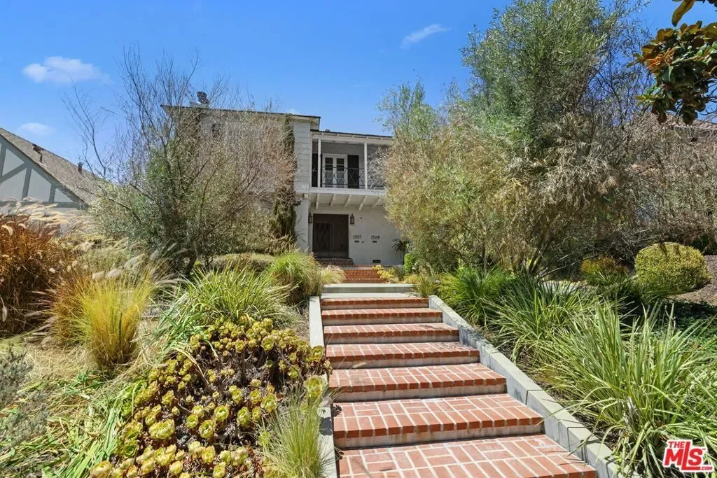 1307 S Rimpau Boulevard, Los Angeles, California, United States. - Photo 9