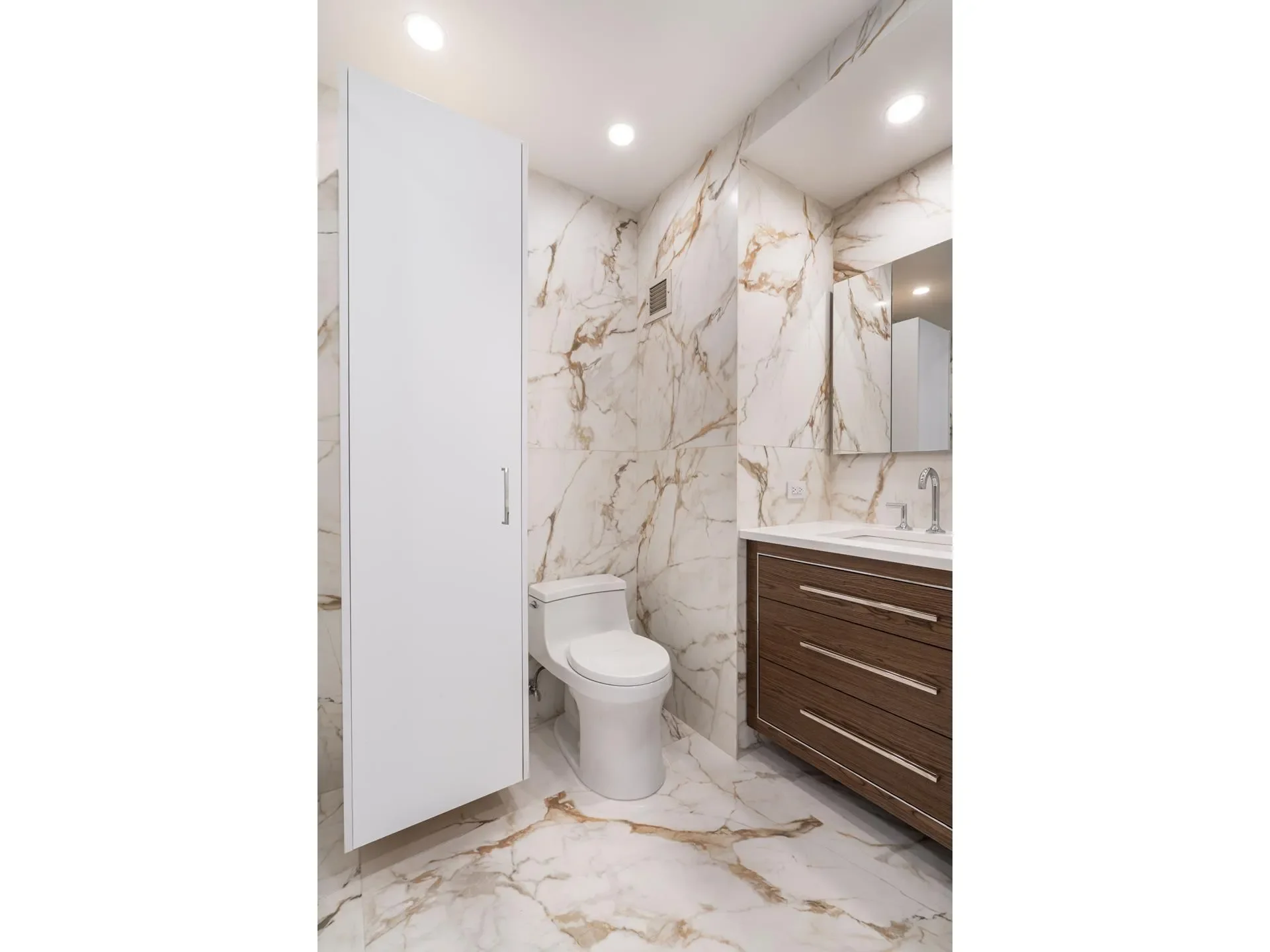 3 LINCOLN CENTER, 160 W 66TH ST, New York, New York, United States. - Photo 12
