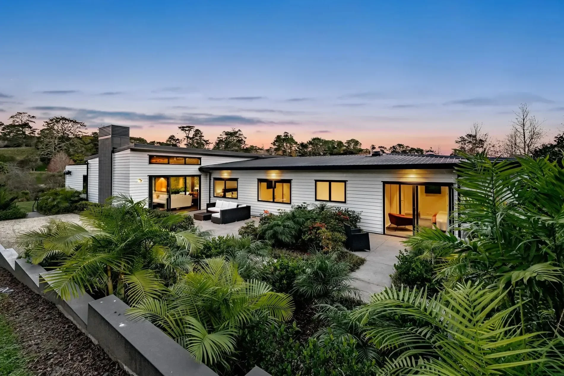 Exterior photo 10