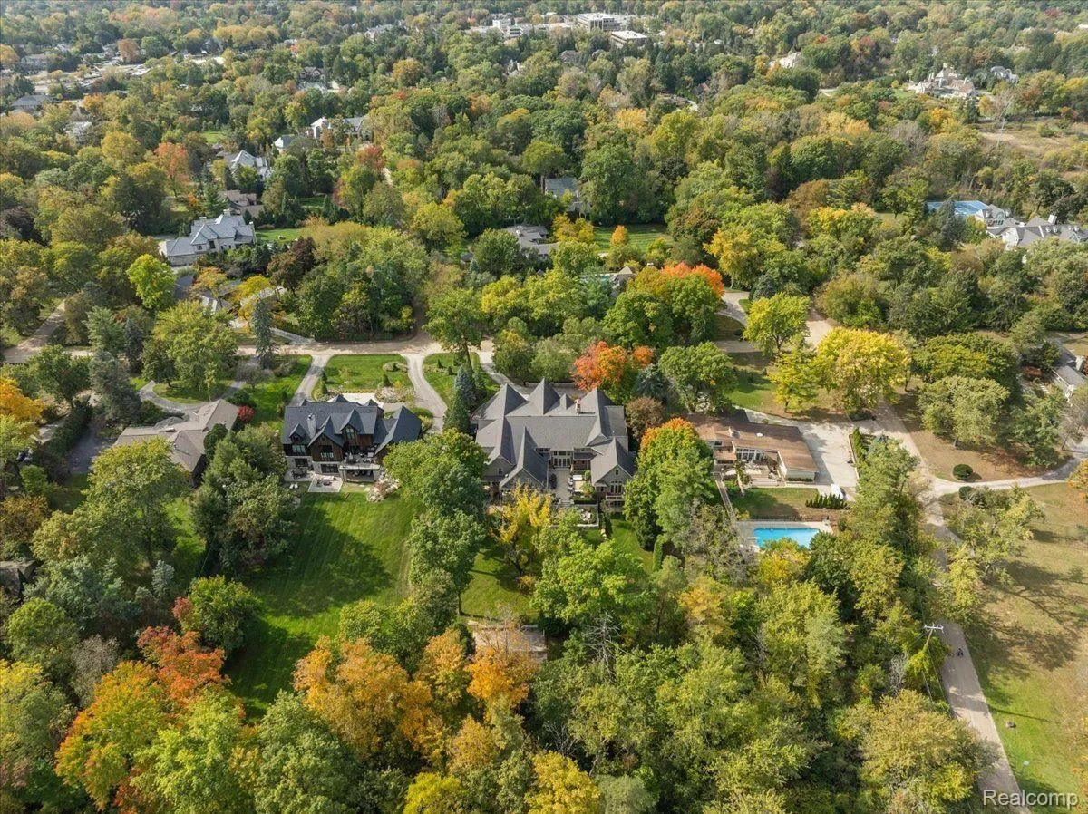 1330 Oxford Road, Bloomfield Charter Township, MI 48304, Birmingham, Michigan, United States. - Photo 23