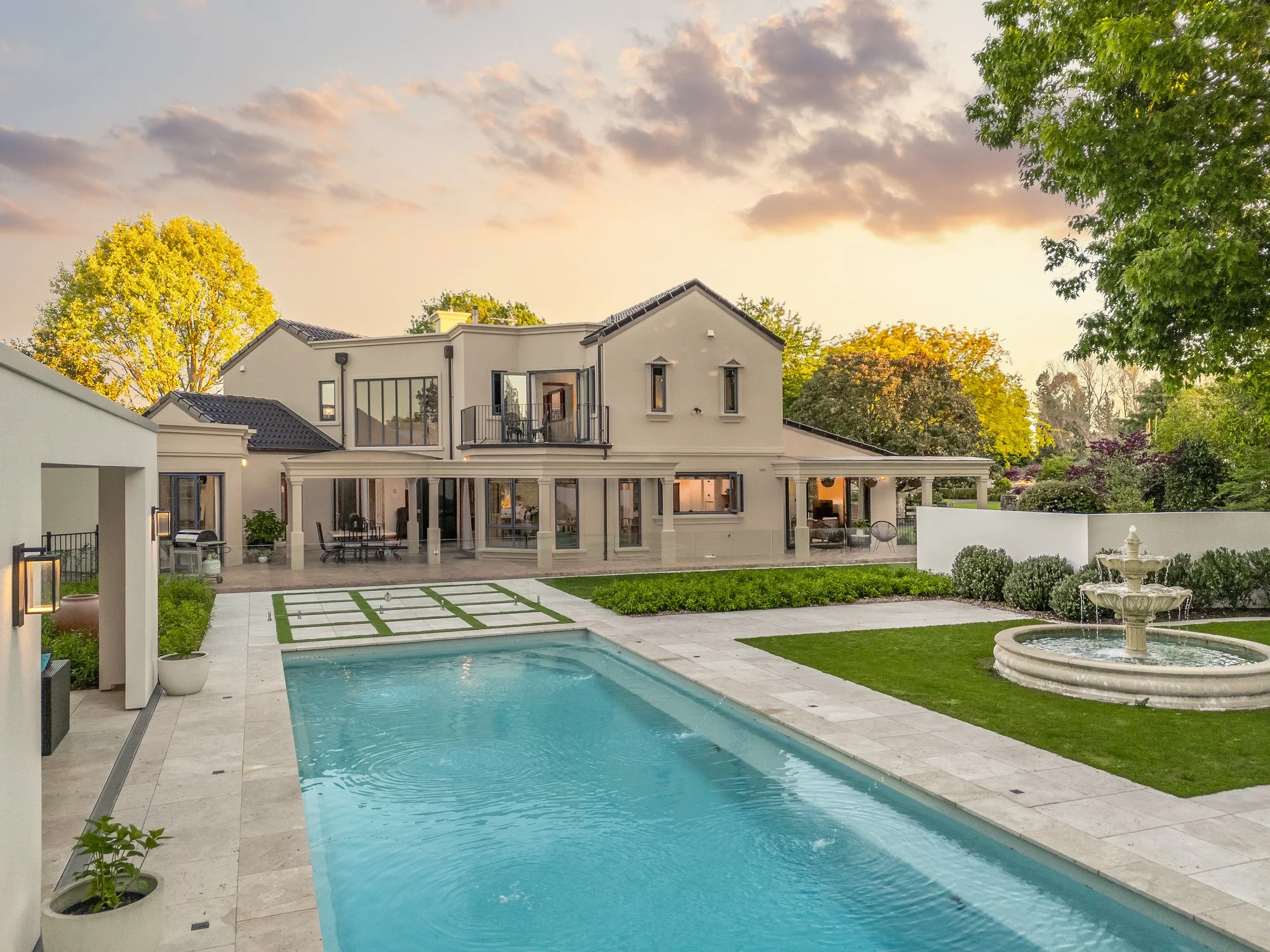 Exterior photo 6