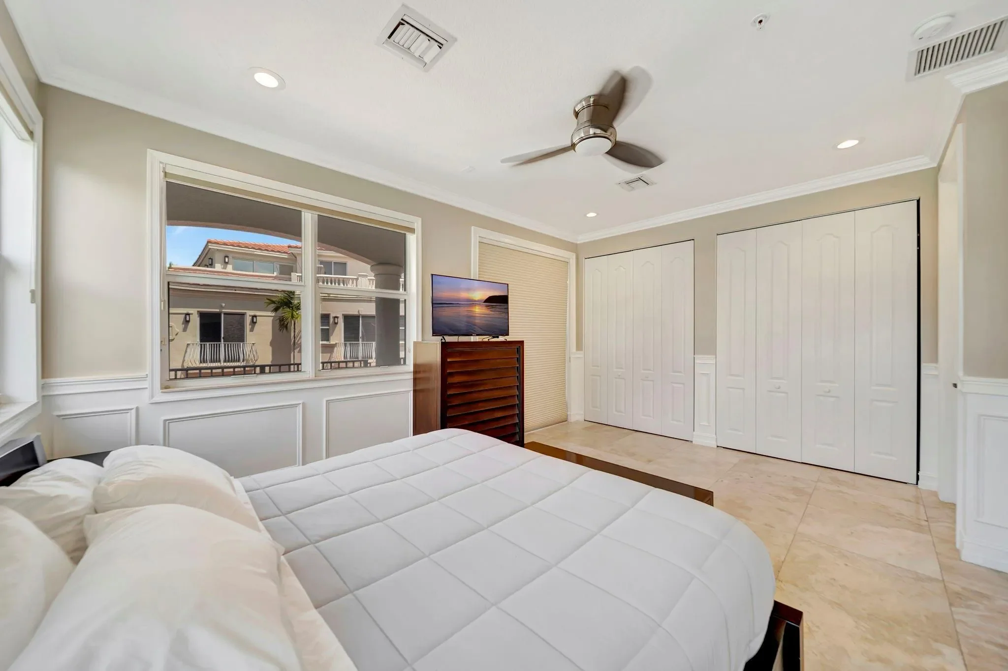 1368 BAYVIEW DR, Fort Lauderdale, Florida, United States. - Photo 34