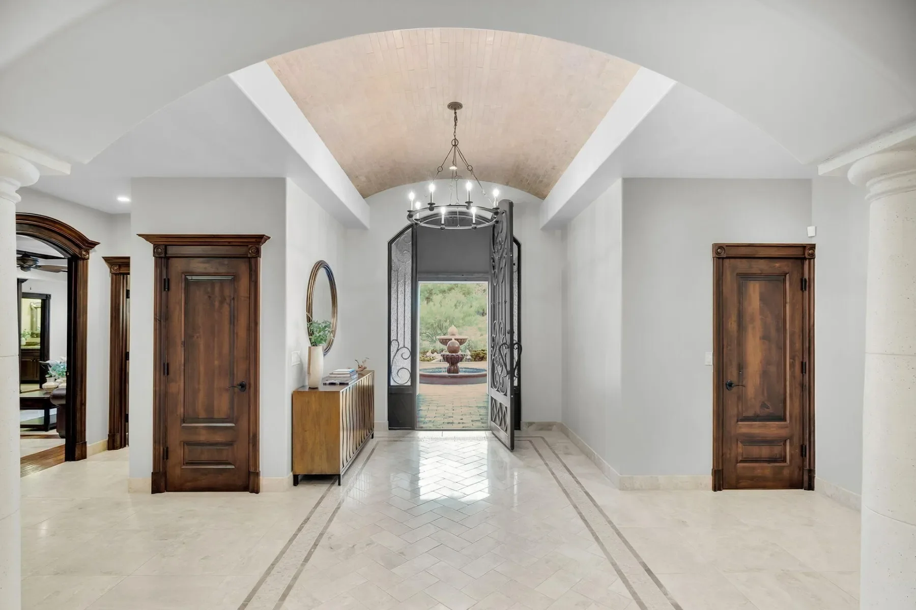 7818 N Sherri Lane , Paradise Valley, AZ 85253, Paradise Valley, Arizona, United States. - Photo 3