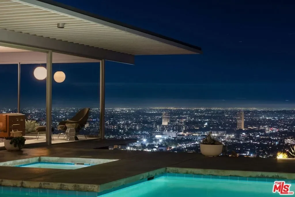 1635 Woods Drive, Los Angeles, California, United States. - Photo 2